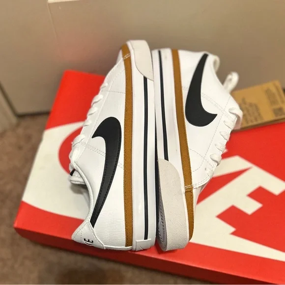 NEW!! Nike Court Legacy Sneakers Womens - Picture 2 of 11